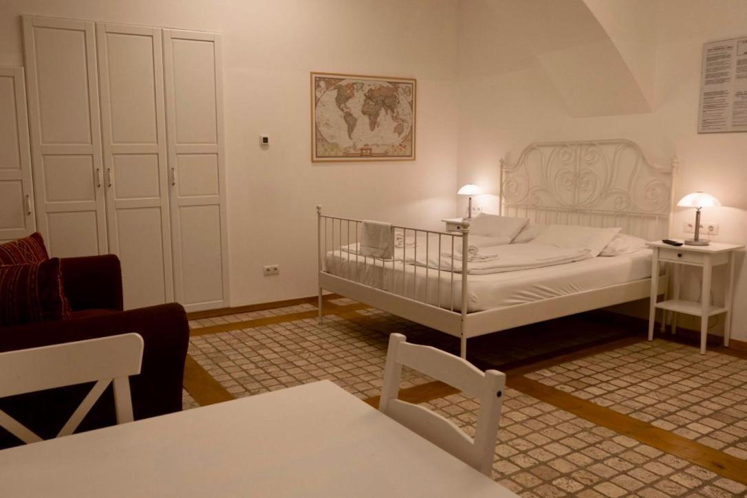 Modern Studios Near City Center Wien Exteriör bild
