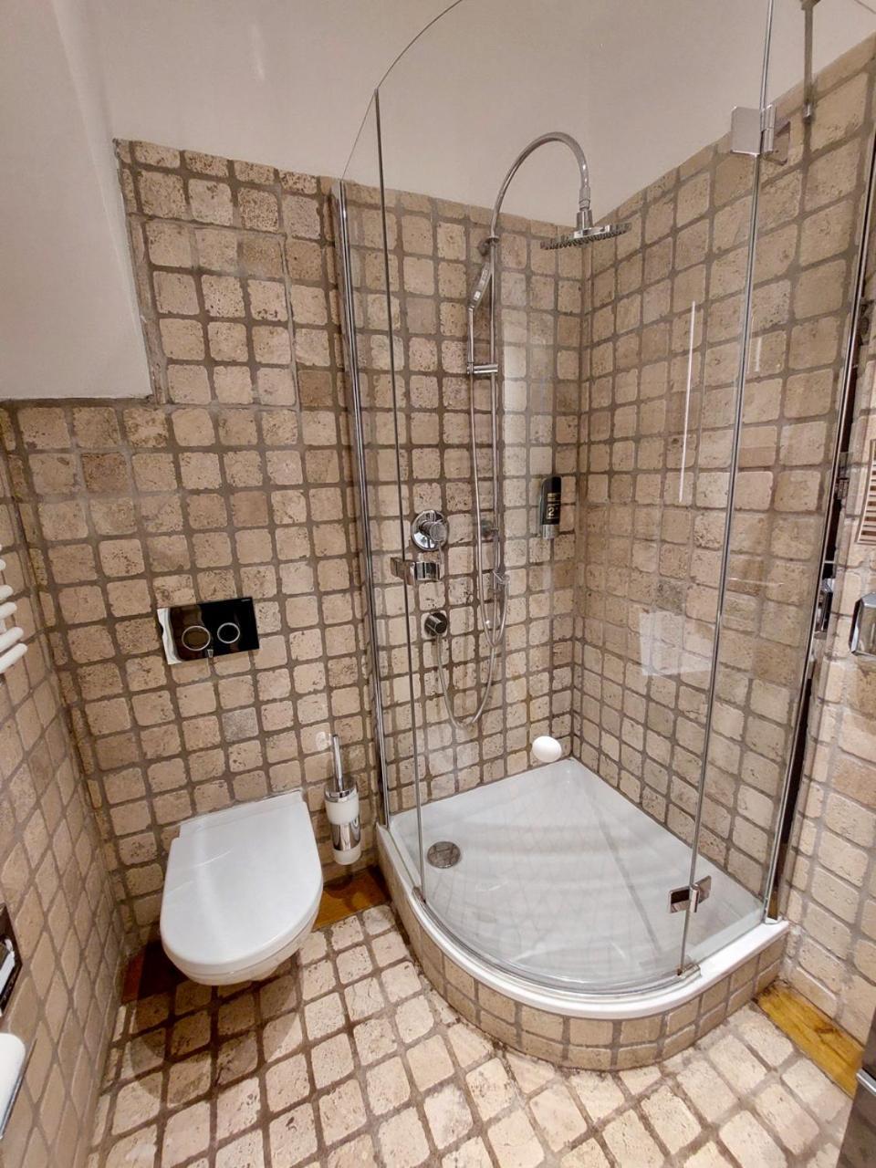 Modern Studios Near City Center Wien Exteriör bild