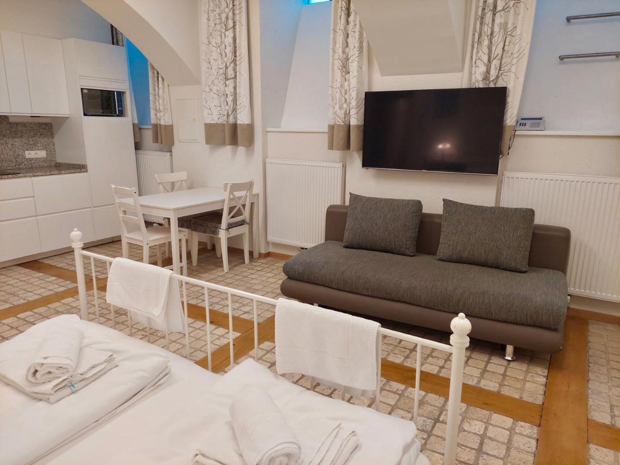 Modern Studios Near City Center Wien Exteriör bild