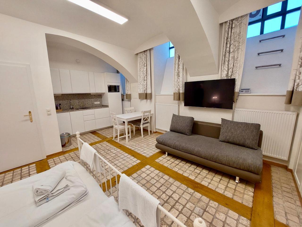 Modern Studios Near City Center Wien Exteriör bild