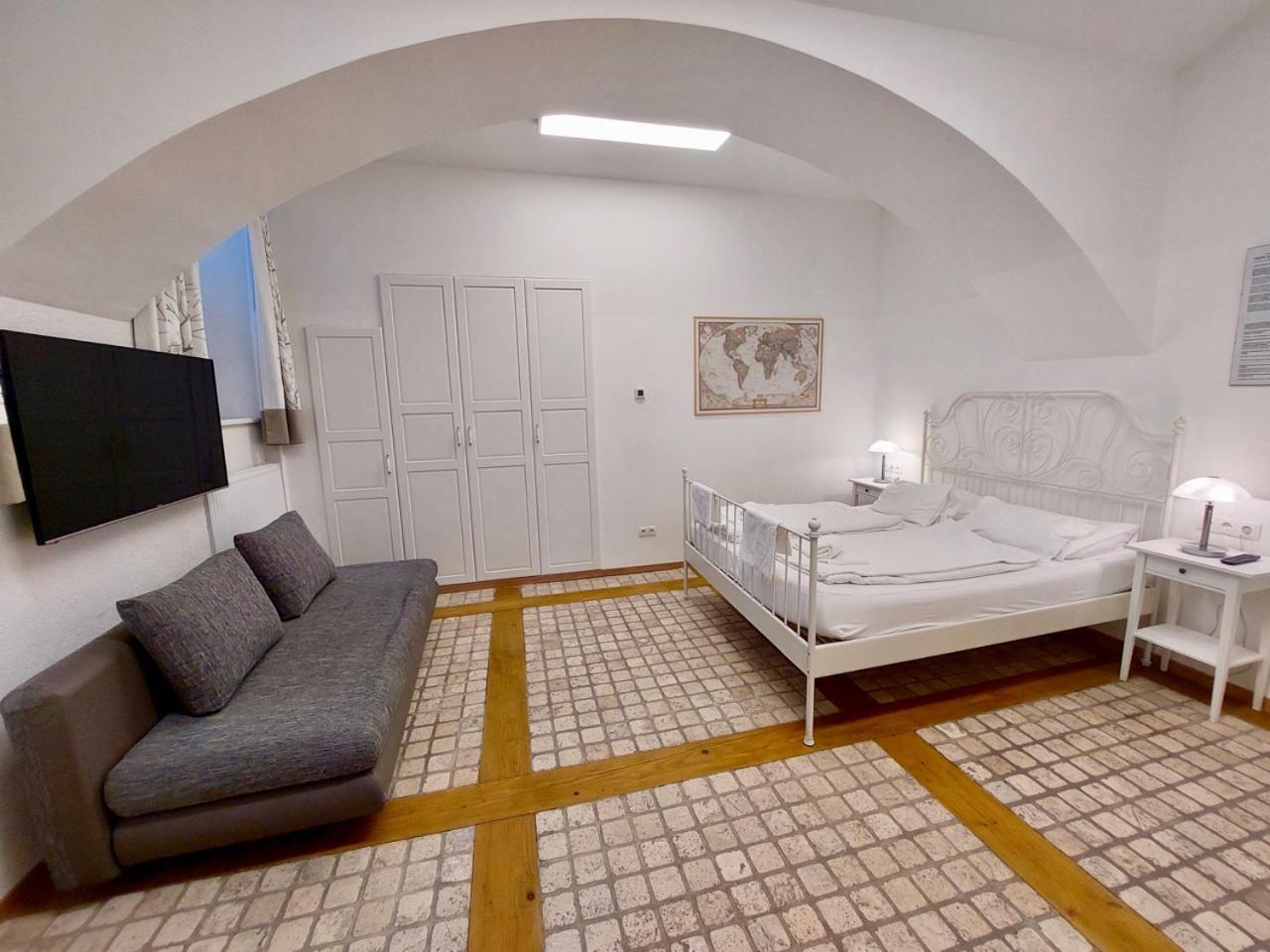 Modern Studios Near City Center Wien Exteriör bild